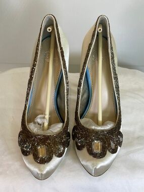 Disney x DSW Sz 7 M Ivory Glass Slipper Collection Heels NIB Cinderella
